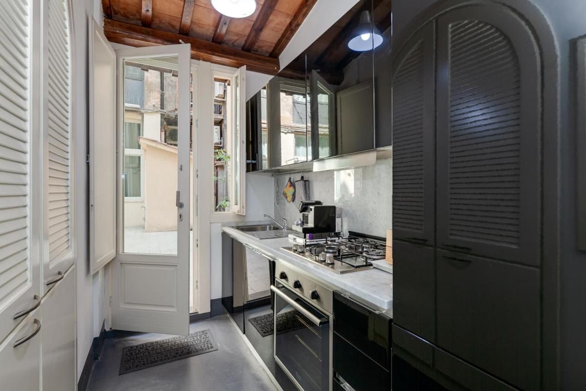 White Style Gambero Apartment Rome Exterior photo